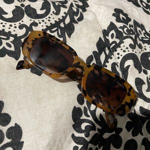 Tortoise Sunnies